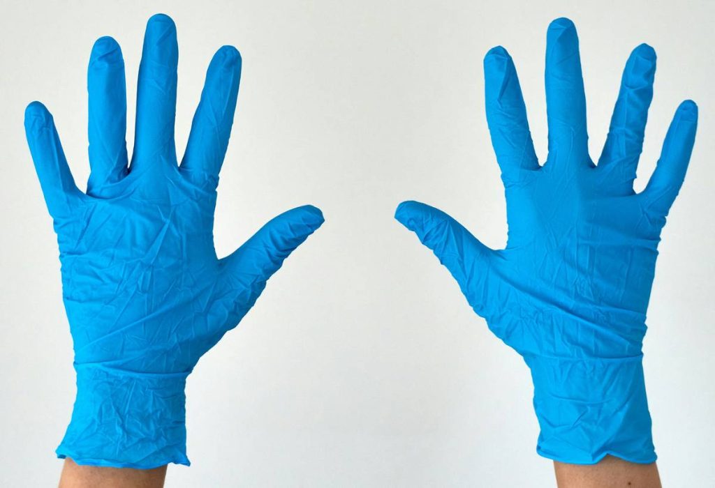 Reusable Rubber Gloves for Cleaning: The Sustainable Switch That Saves Money and the Planet