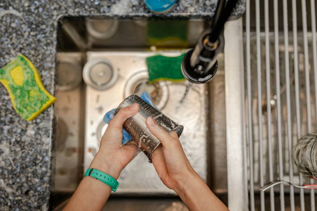 How to Clean Reusable Rubber Gloves: 7 Proven Tips to Avoid Costly Mistakes